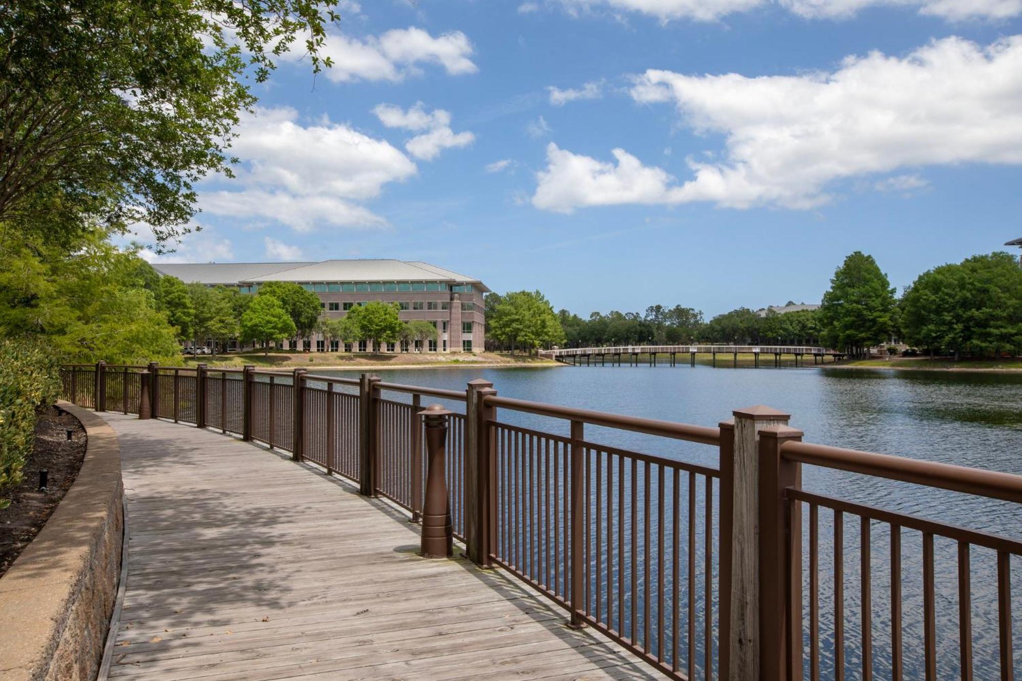 Hotel Indigo Jacksonville-Deerwood Park By Ihg Exterior foto